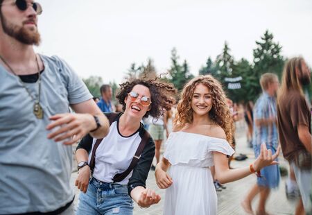 Die Sterne und die Liebe: Wie beeinflusst das Horoskop Ihre Partnerschaft?